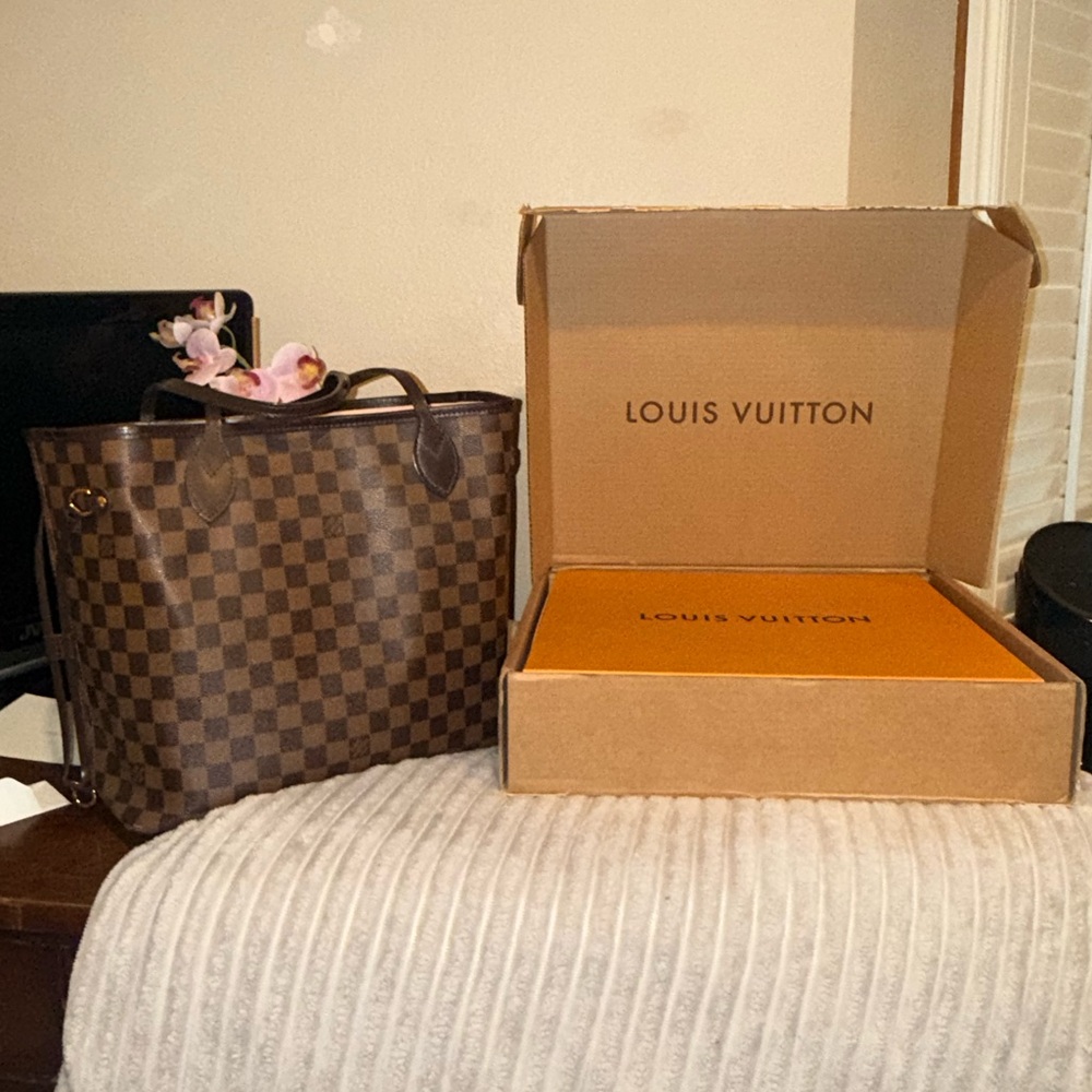 Full set authenticated Neverfull MM with original purchase documentation